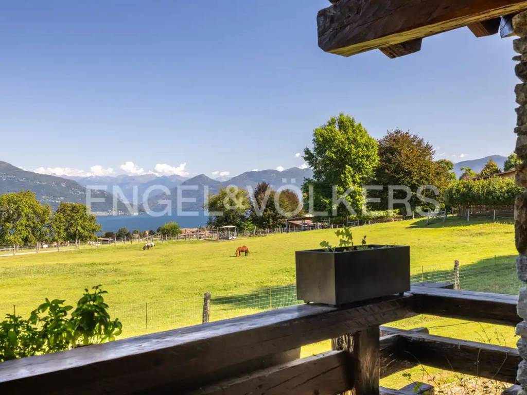 Villa a Castelveccana in Località Pira Pianeggi - Foto 3