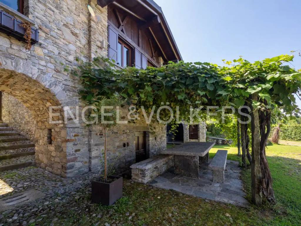 Villa a Castelveccana in Località Pira Pianeggi - Foto 5