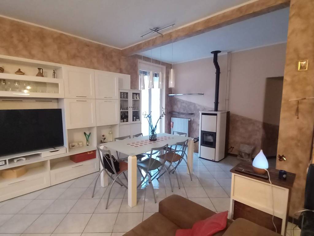 Appartamento a Borgomanero in Via Piave - Foto 3