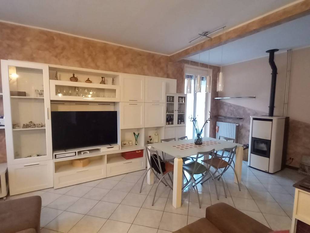 Appartamento a Borgomanero in Via Piave - Foto 5