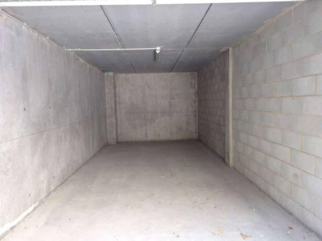 Box / garage a Caronno pertusella in Via Monte Generoso - Foto 2