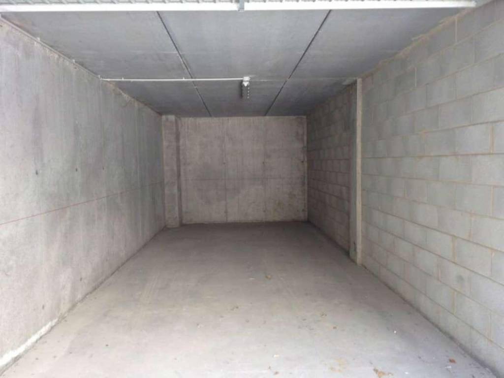 Box / garage a Caronno pertusella in Via Monte Generoso - Foto 3