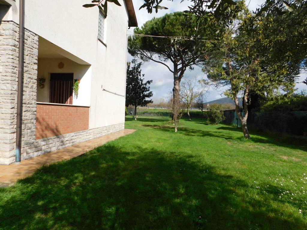 Palazzo / stabile a Tuoro sul trasimeno - Foto 2