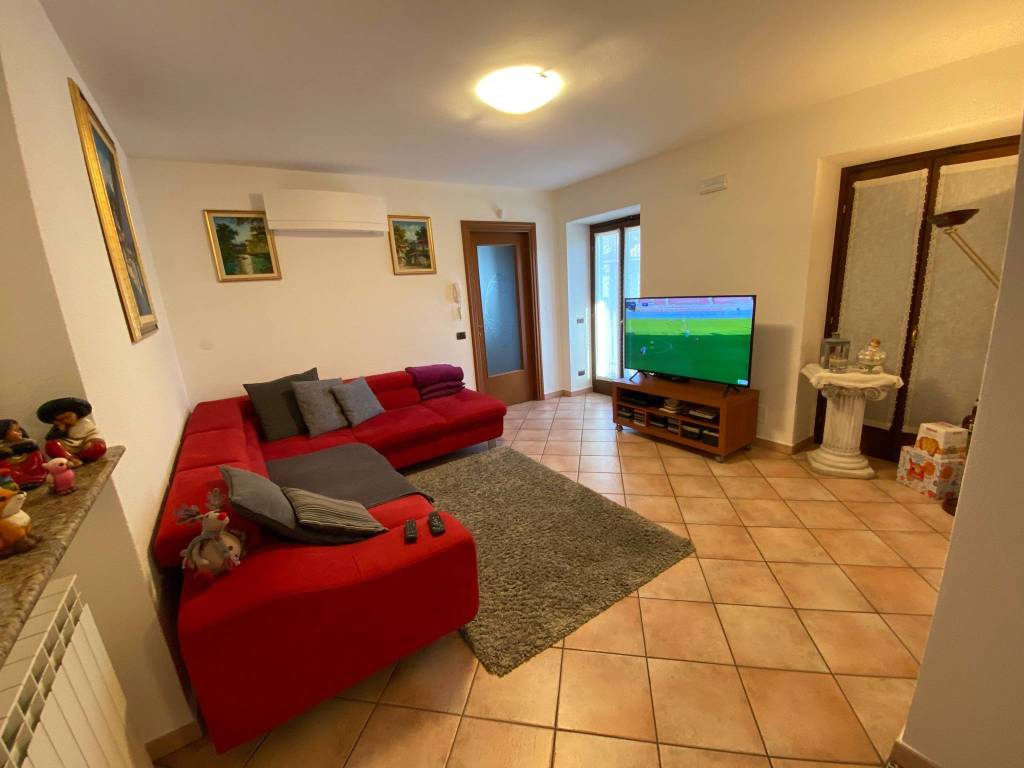 Appartamento a Luino in Via del Cattel, 5 - Foto 3