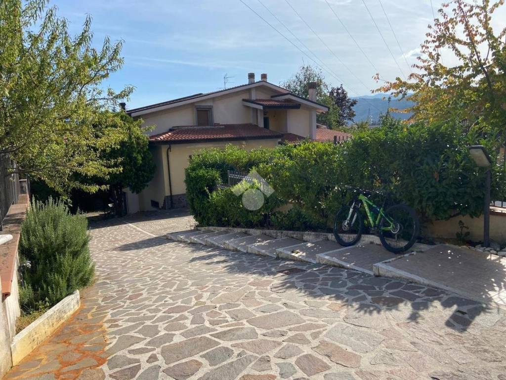 Villa a Avezzano in Via Samuele Donatoni, 22 - Foto 4