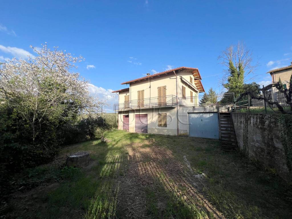 Rustico / casale a Umbertide in via cortonese - Foto 2