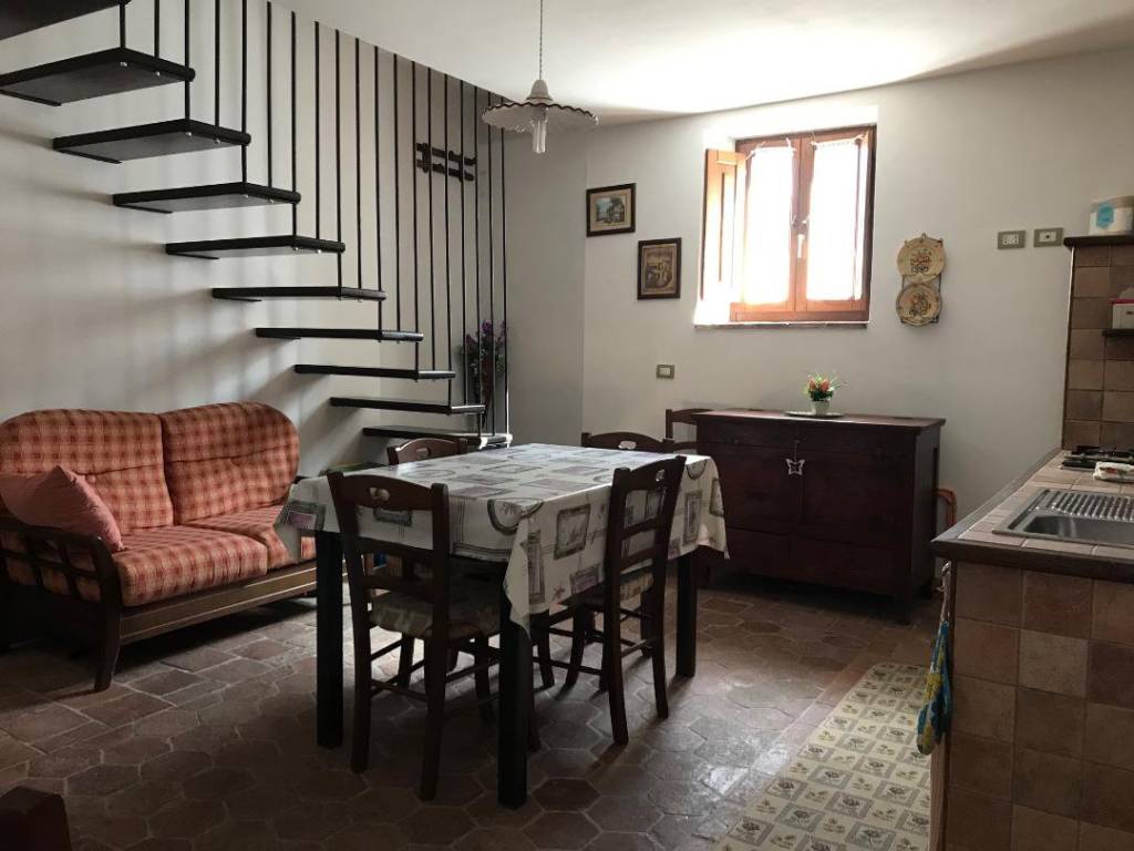 Appartamento a Castelvecchio calvisio in Via Roma - Foto 2
