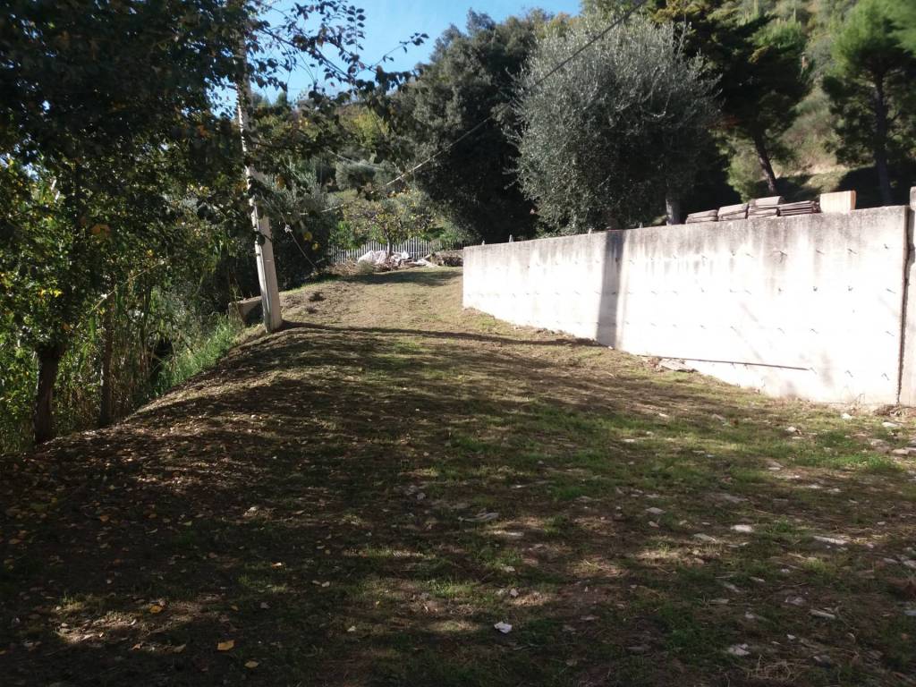 Casa indipendente a Ascoli piceno in Frazione Vallefiorana - Foto 3
