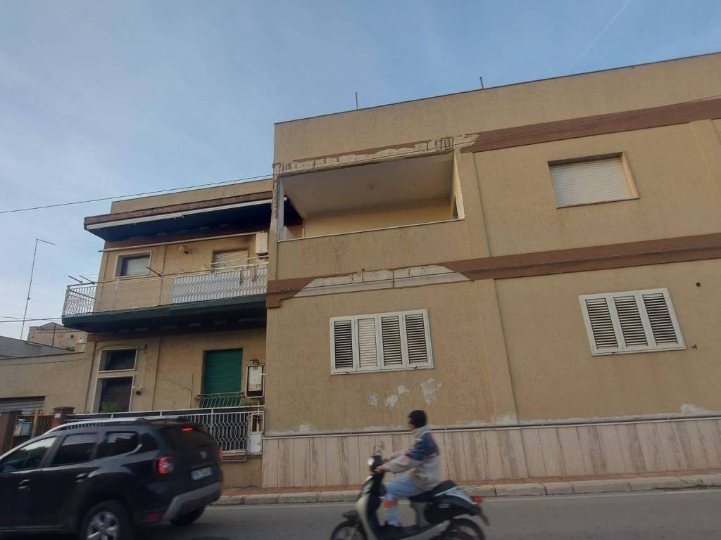 Palazzo / stabile a Leporano - Foto 2