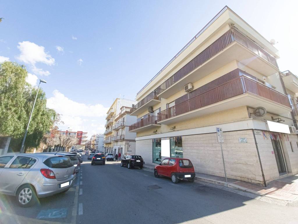 Immobile a Manfredonia in MANFREDONIA Via Magazzini, 54 - Foto 2