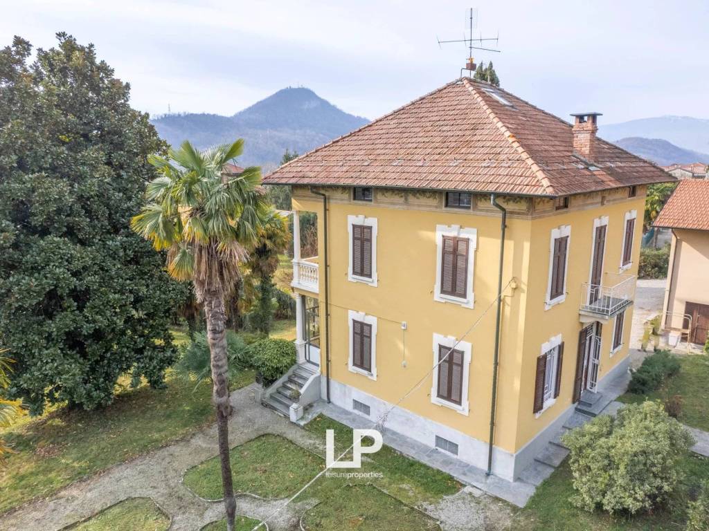 Villa a Cittiglio in Via Vittorio Veneto, 25 - Foto 5