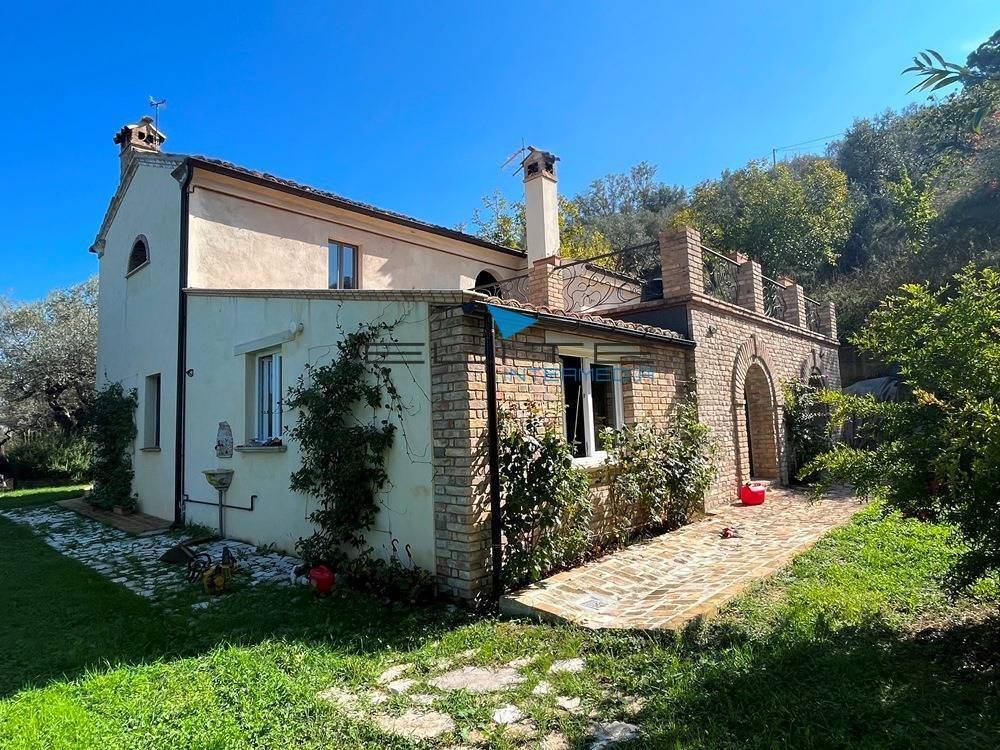 Villa a Loreto aprutino in Contrada pretore - Foto 3
