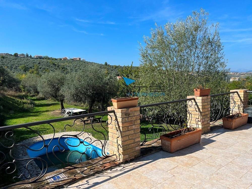 Villa a Loreto aprutino in Contrada pretore - Foto 4