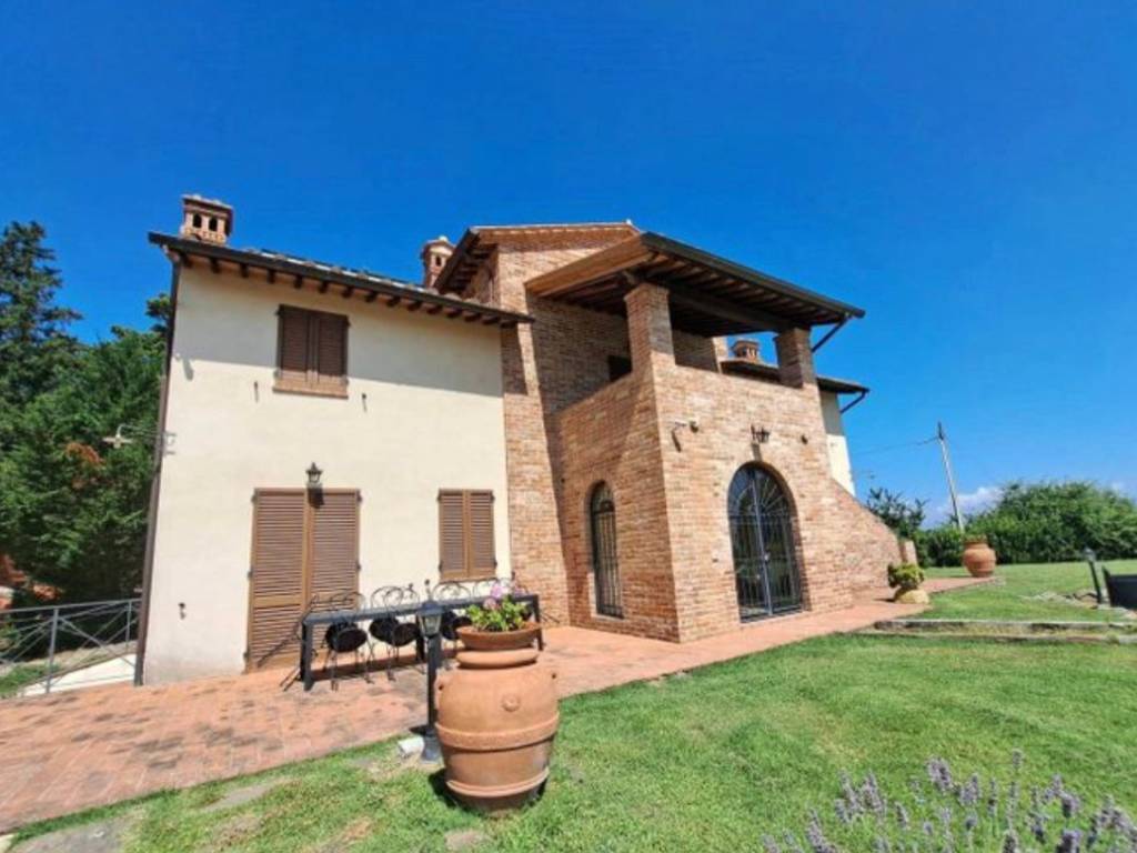 Rustico / casale a Castiglione del lago in Via Romagna - Foto 2