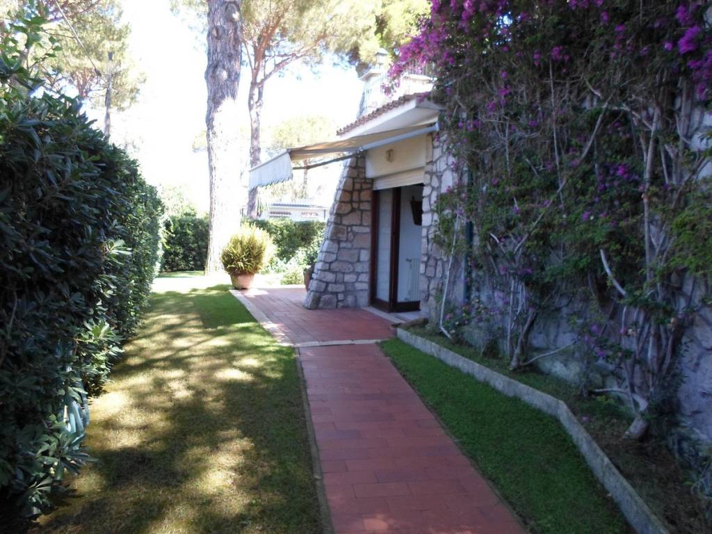 Villa a San felice circeo in Via Terracina, 144 - Foto 3
