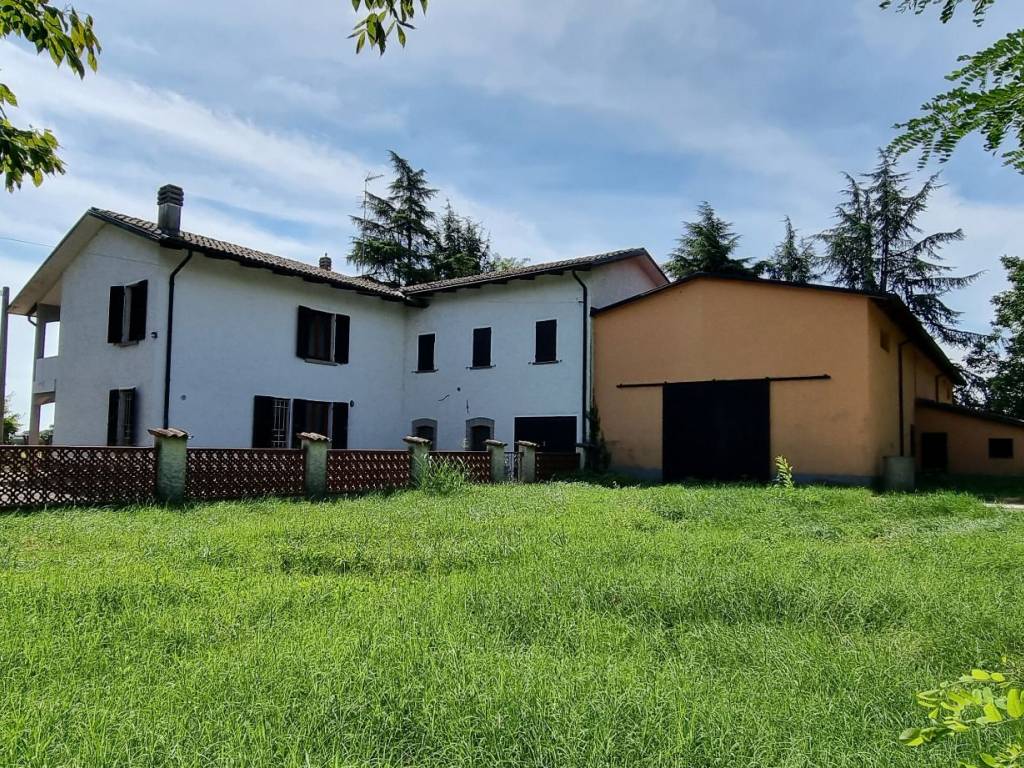 Rustico / casale a Montecchio emilia in Strada Sant'Ilario, 39 - Foto 2