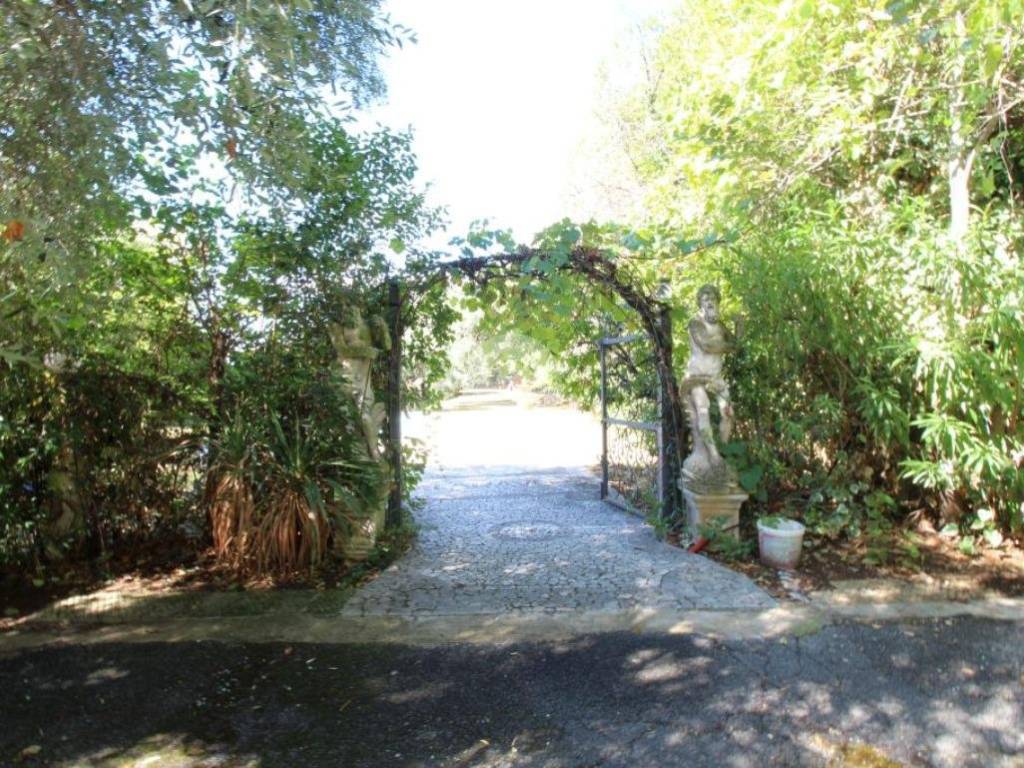 Appartamento a Fara in sabina in Via di prime case, 39 - Foto 2