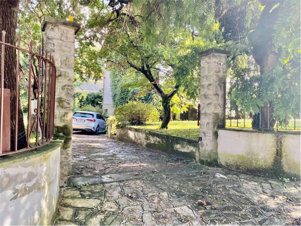 Villa a Oggiono in Via Dante Alighieri, 6 - Foto 4