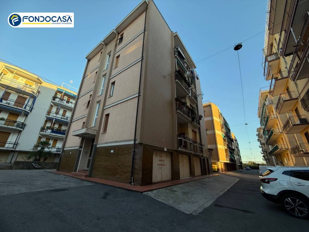 Box / garage a Loano in Via Pisa - Foto 2