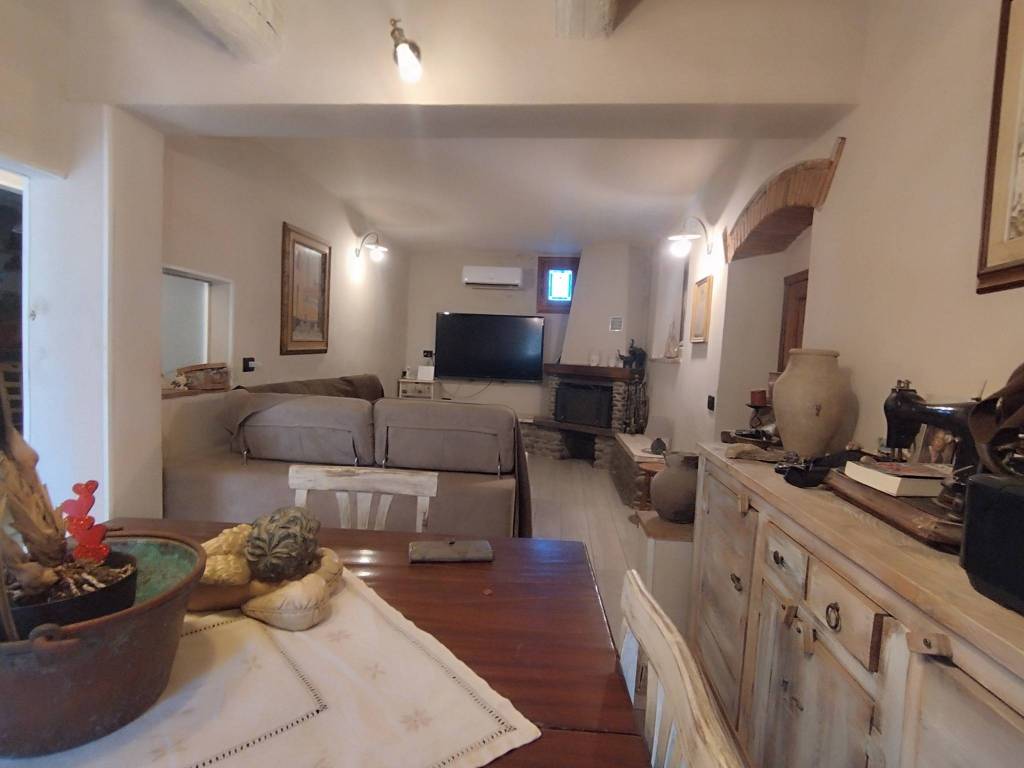 Rustico / casale a Pistoia in Via Bolognese, 186 - Foto 2