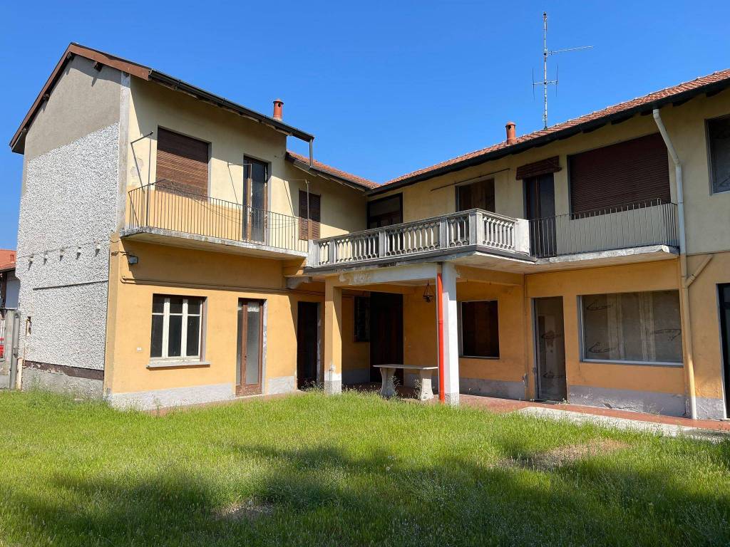 Casa indipendente a Buscate in Via Giosuè Carducci, 23 - Foto 1