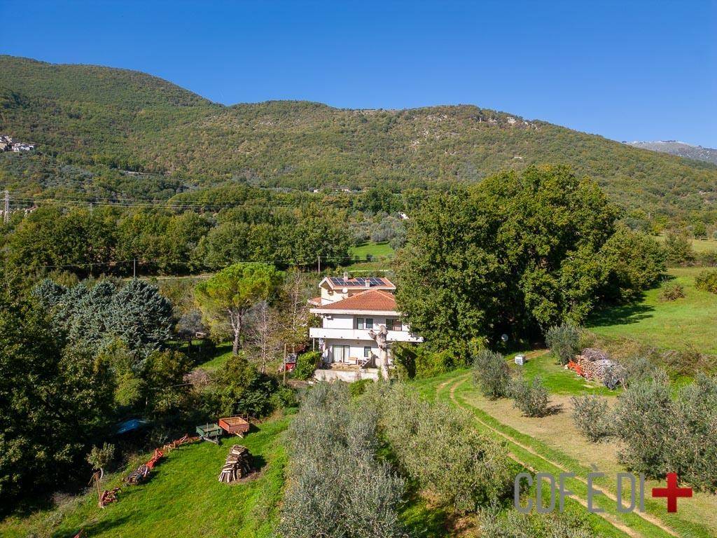 Villa a Castel sant'angelo in Via dei Laghi - Foto 2
