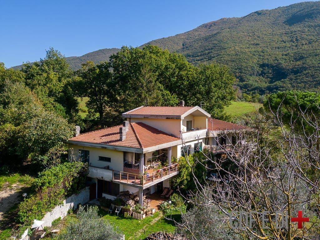 Villa a Castel sant'angelo in Via dei Laghi - Foto 3