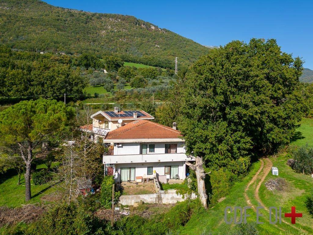 Villa a Castel sant'angelo in Via dei Laghi - Foto 4
