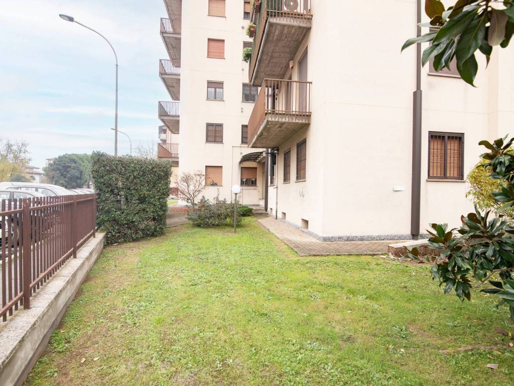 Appartamento a Lodi in Via Lodi Vecchio, 29 - Foto 2