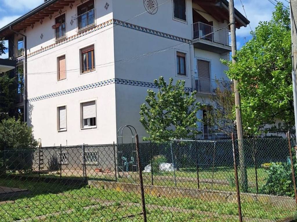Casa indipendente a Boltiere in Via Ugo Foscolo, 27 - Foto 1