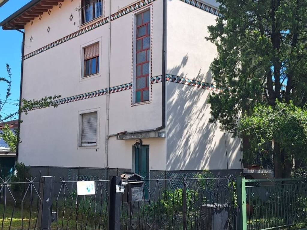 Casa indipendente a Boltiere in Via Ugo Foscolo, 27 - Foto 2