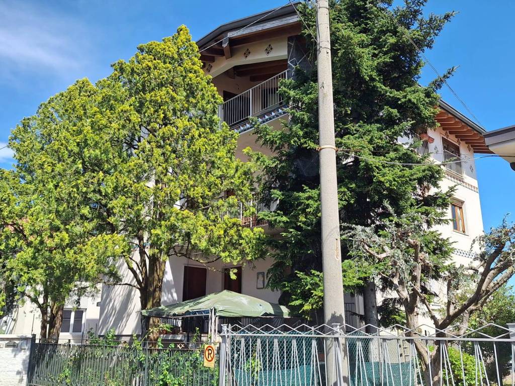Casa indipendente a Boltiere in Via Ugo Foscolo, 27 - Foto 3