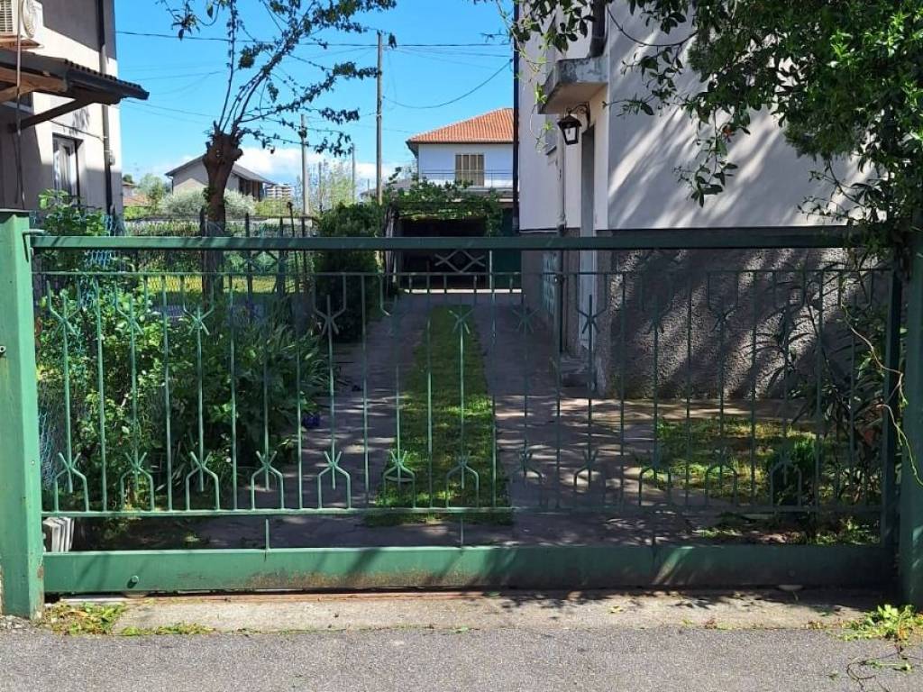 Casa indipendente a Boltiere in Via Ugo Foscolo, 27 - Foto 4