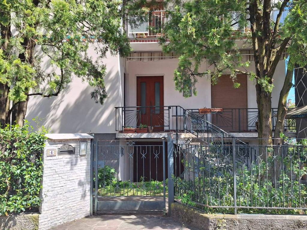 Casa indipendente a Boltiere in Via Ugo Foscolo, 27 - Foto 5