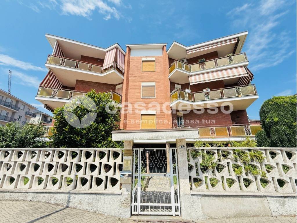Appartamento a Leinì in VIALE ITALIA, 40 - Foto 2