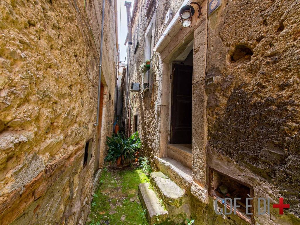 Casa indipendente a Poggio nativo in Via Francesco Florido - Foto 2