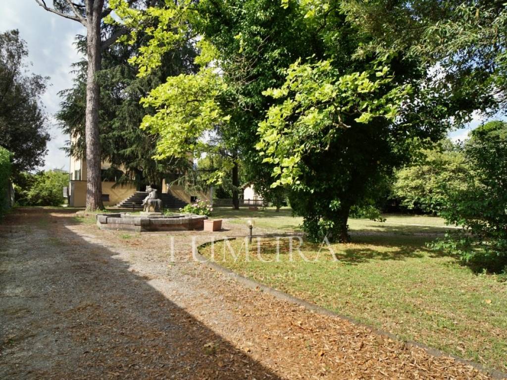 Villa a Lucca in Viale San Concordio - Foto 4