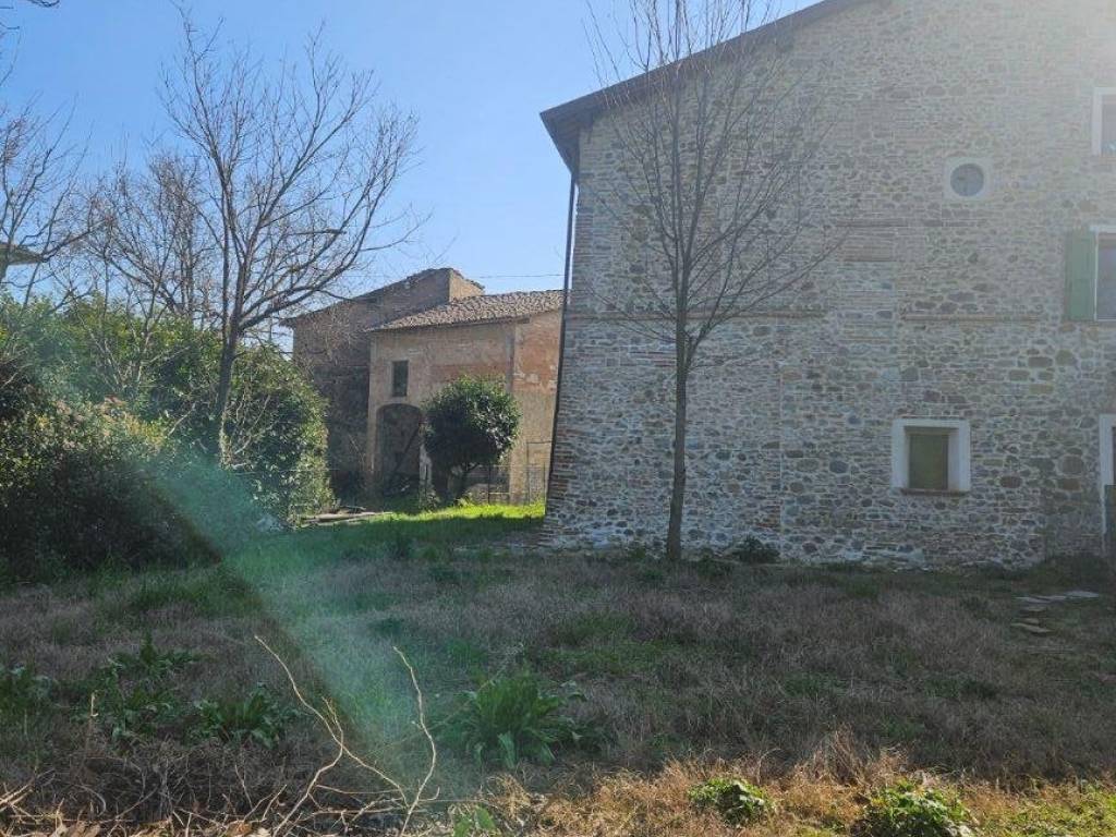 Rustico / casale a Quattro castella in Via Rio Enzola - Foto 3