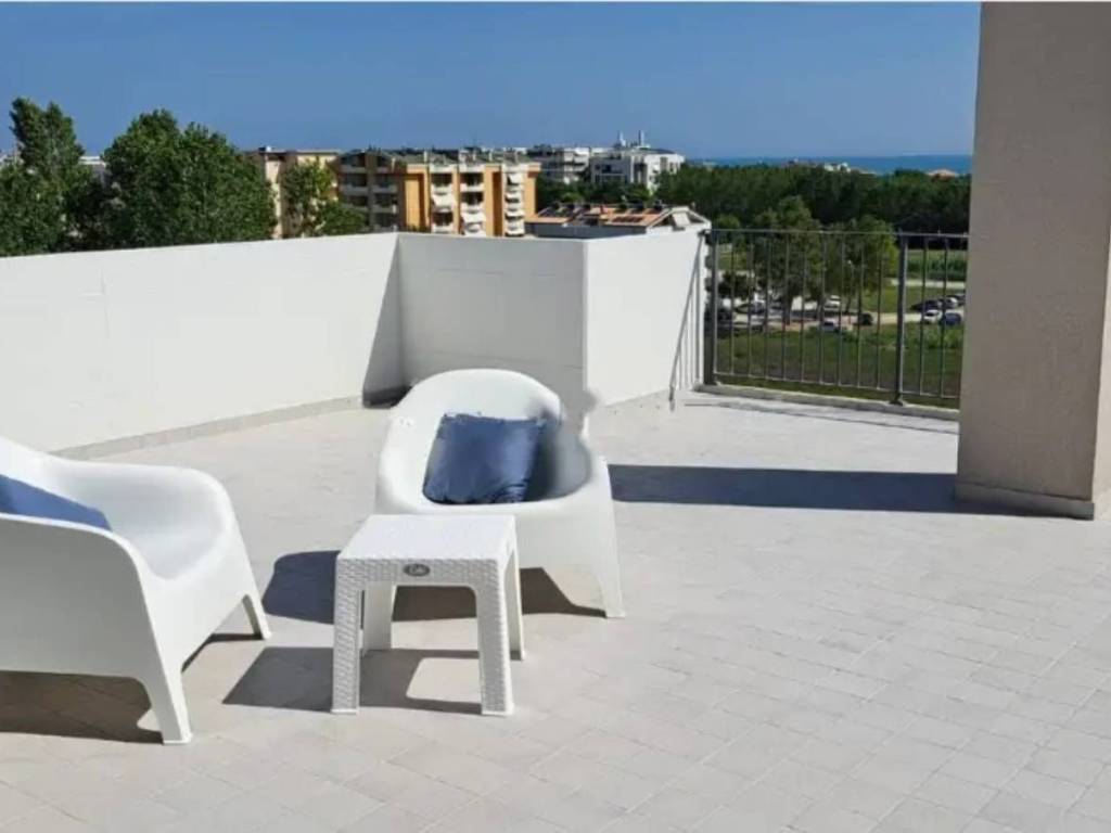 Attico / mansarda a Alba adriatica in Via Ercole Falò - Foto 2