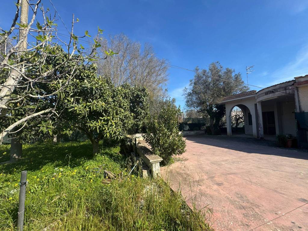 Villa a Mesagne in Strada Comunale Vecchia Ceglie - Foto 3