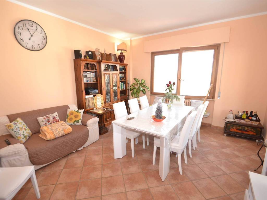 Appartamento a Rosignano marittimo in via Bellini - Foto 2
