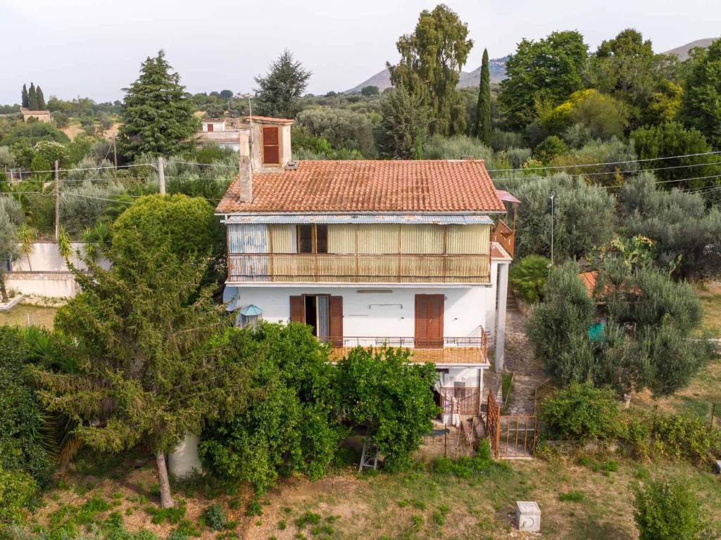 Villa a Fara in sabina in Via di Campo Maggiore - Foto 3