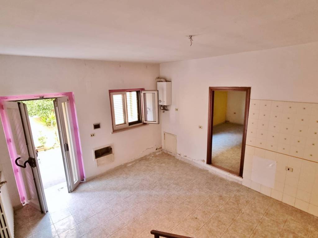Casa indipendente a Castel baronia in Via Mazzini, 12 - Foto 3
