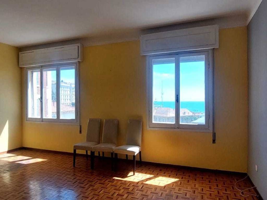 Appartamento a Imperia in Viale Giacomo Matteotti - Foto 2