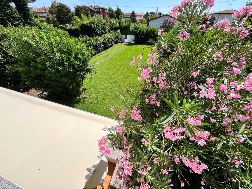 Villa a Forte dei marmi in Via Lorenzo Quartieri, 33 - Foto 3