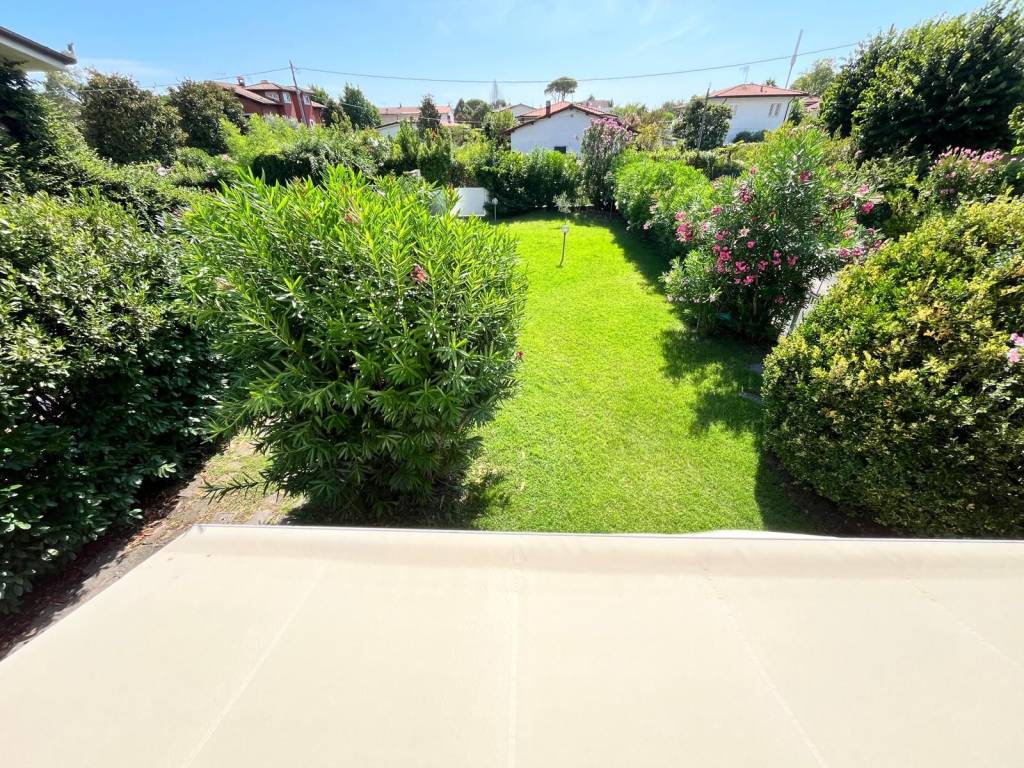 Villa a Forte dei marmi in Via Lorenzo Quartieri, 33 - Foto 4