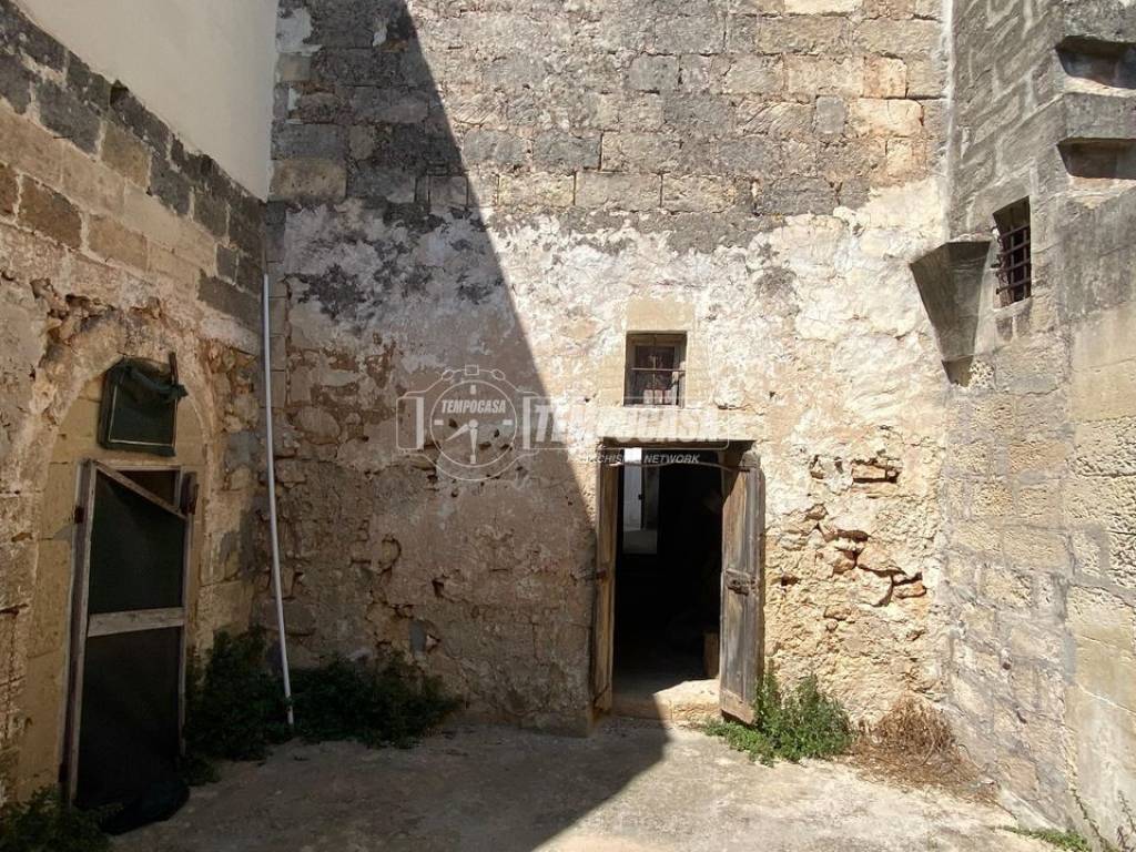 Casa indipendente a Scorrano in Via Orsini del Balzo 40 - Foto 2