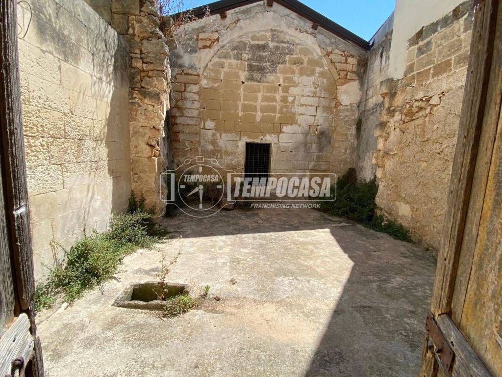 Casa indipendente a Scorrano in Via Orsini del Balzo 40 - Foto 3