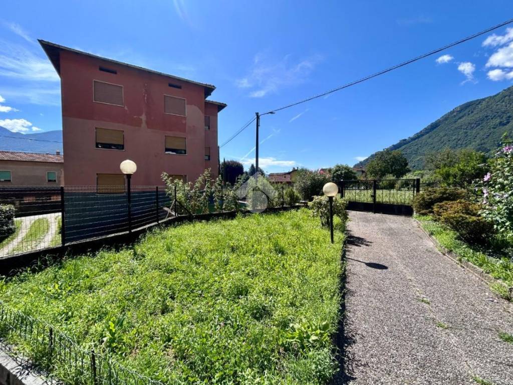 Appartamento a Dongo in Via Giuseppe Rubini, 28 - Foto 2