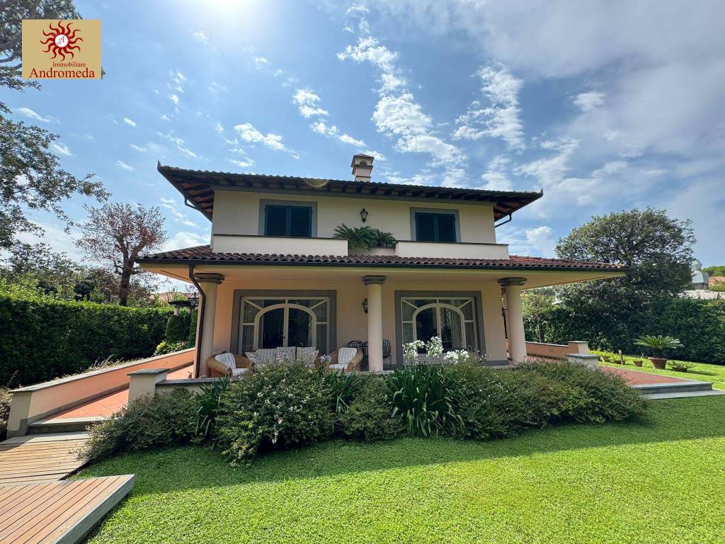 Villa a Forte dei marmi in Via Giuseppe Mazzini - Foto 4
